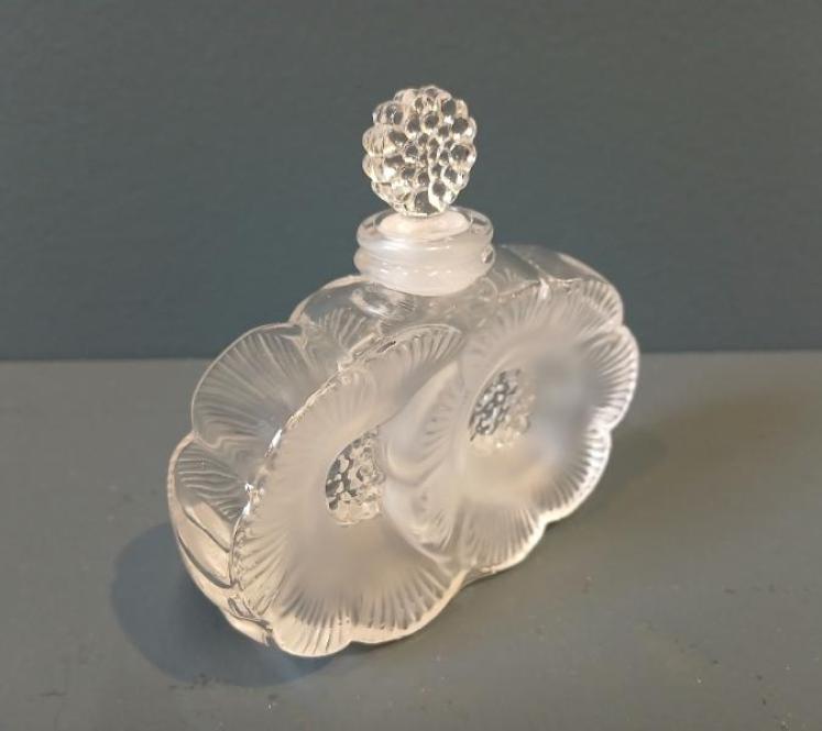 Lalique Opalescent 'Deux Fleurs' Scent Bottle - Image 6
