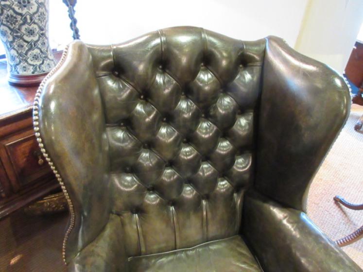 Superb Edwardian Leather Buttoned Wing Armchair - Image 5