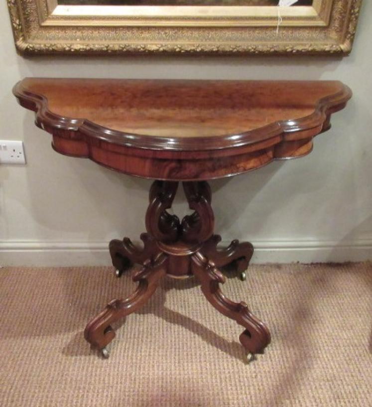 Superior Mid Victorian Figured Walnut Games Table - Image 1