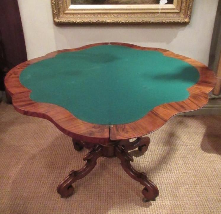 Superior Mid Victorian Figured Walnut Games Table - Image 4