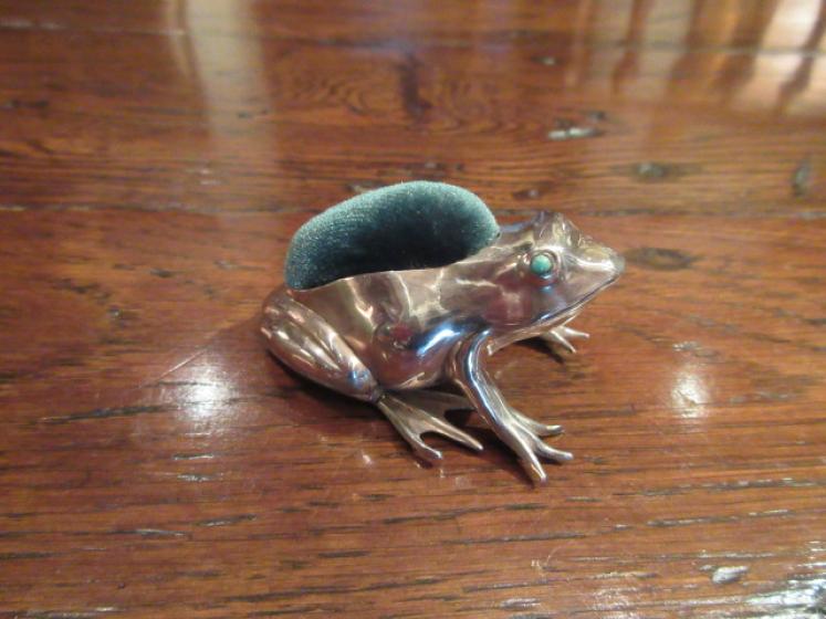 Edwardian Sampson & Morden Silver Frog Pin Cushion - Image 5