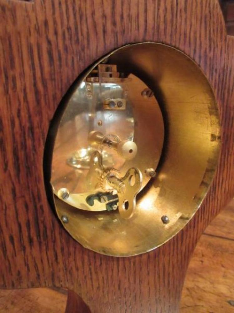Art Nouveau Period Polished Oak Inlaid Mantel Clock - Image 5