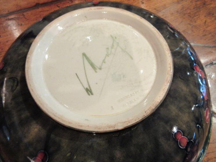 Early Moorcroft Seeded Pomegranate Rimmed Bowl - Image 4
