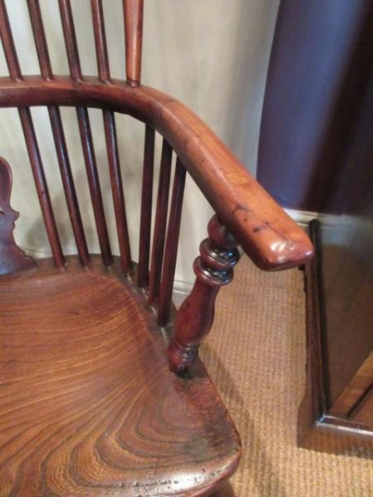 Set of Four Early 19th Century Yew Windsor Armchairs - Image 5