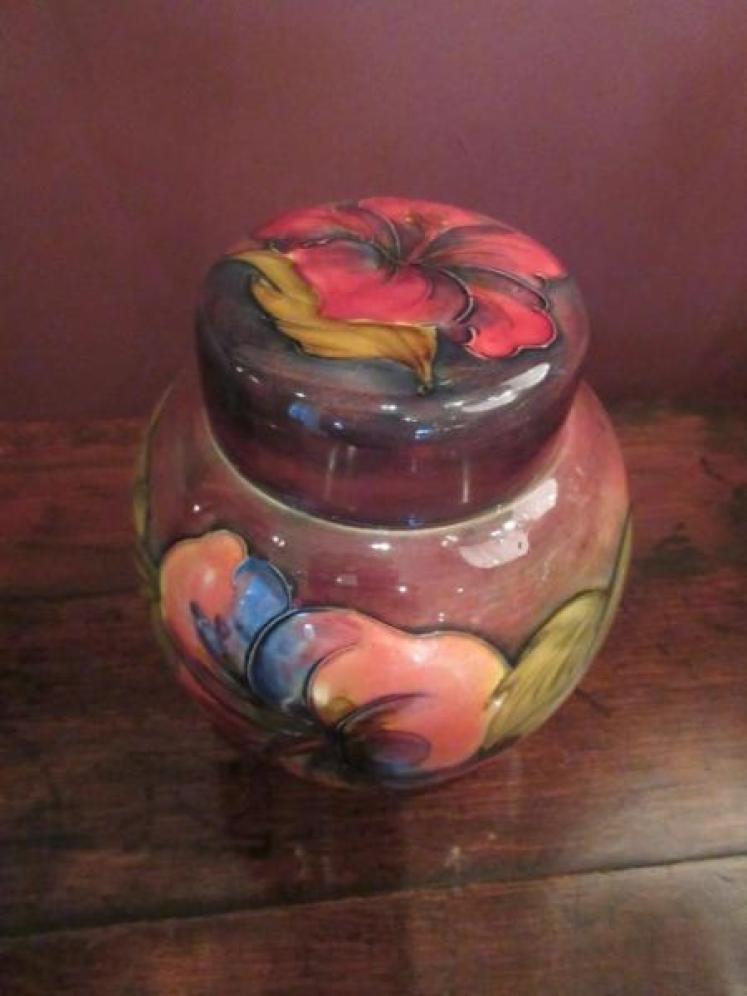 Rare Moorcroft Hibisus Flambe Ginger Jar & Cover - Image 3