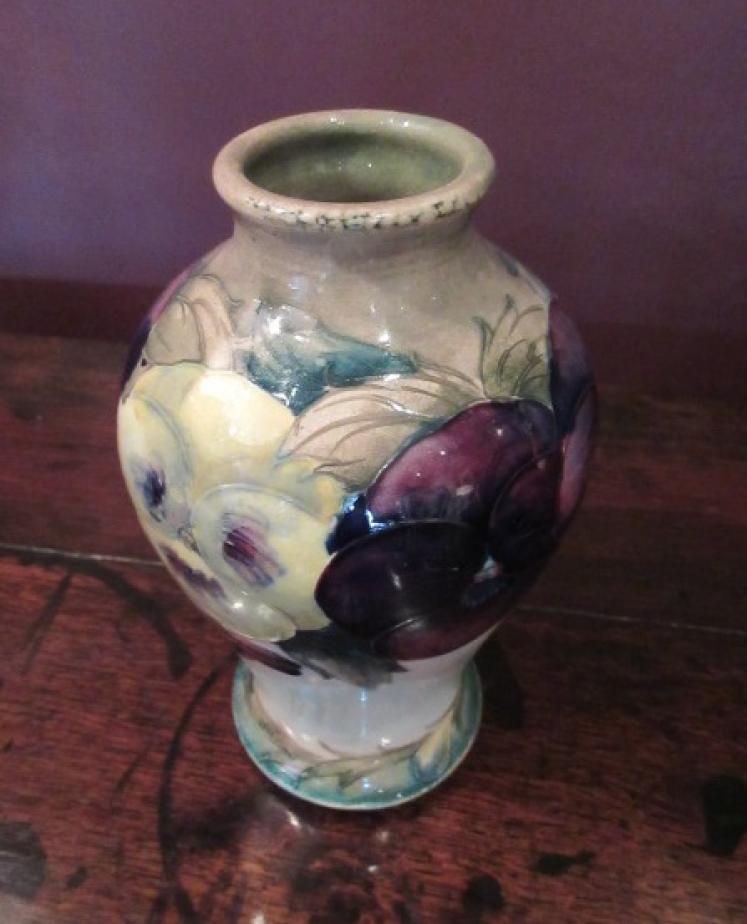 Early Moorcroft Pansy on Cream Baluster Shaped Vase - Image 5