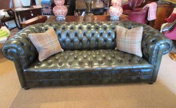 Superb 1930's Olive Green Leather Chesterfield Settee - Image 1