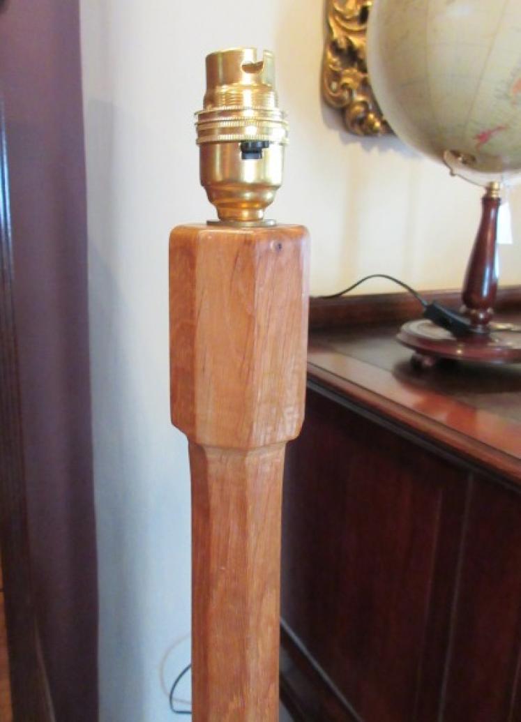 Superb Mouseman Adzed Oak Standard Lamp - Image 5