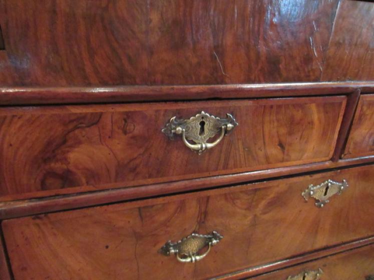 Outstanding William & Mary Period Figured Walnut Bureau - Image 5