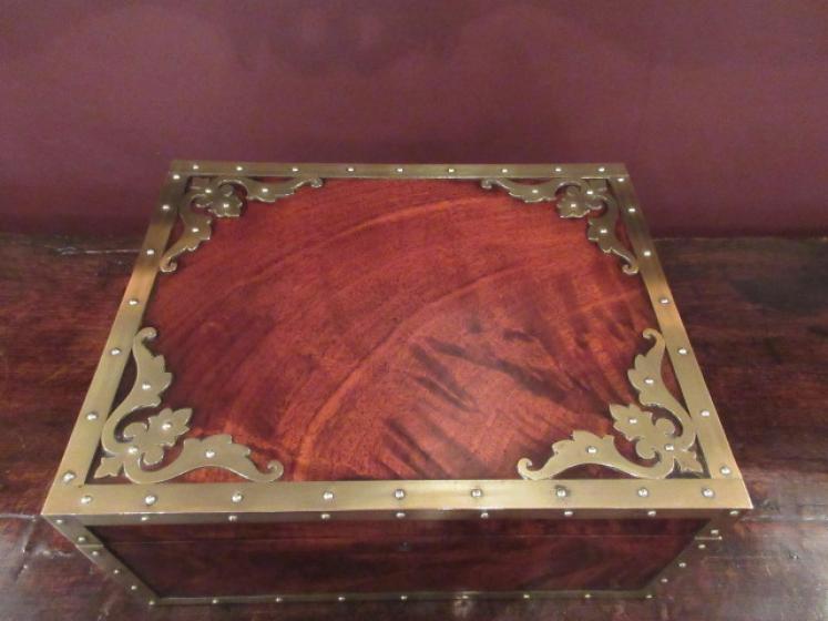 Top Quality Mid Victorian Walnut & Brass Jewel Box - Image 3
