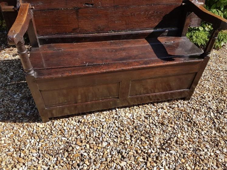 Superb George I Period Oak Settle  Table.c.1720 - Image 2