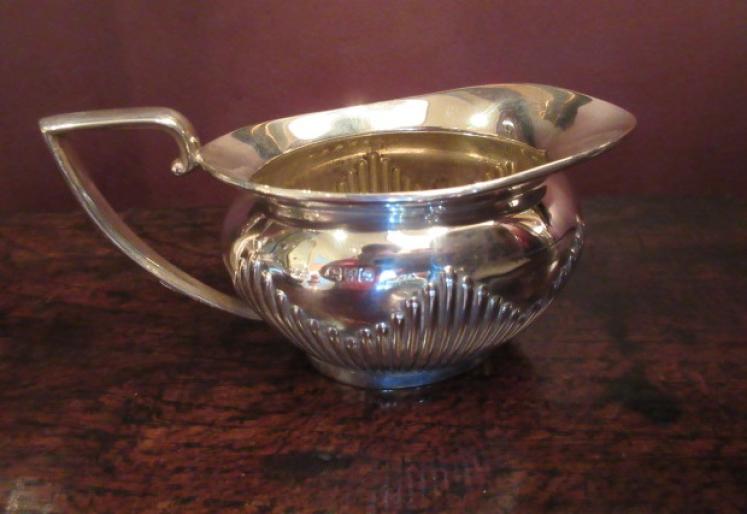 George V Period Silver Three Piece Teaset - Image 4