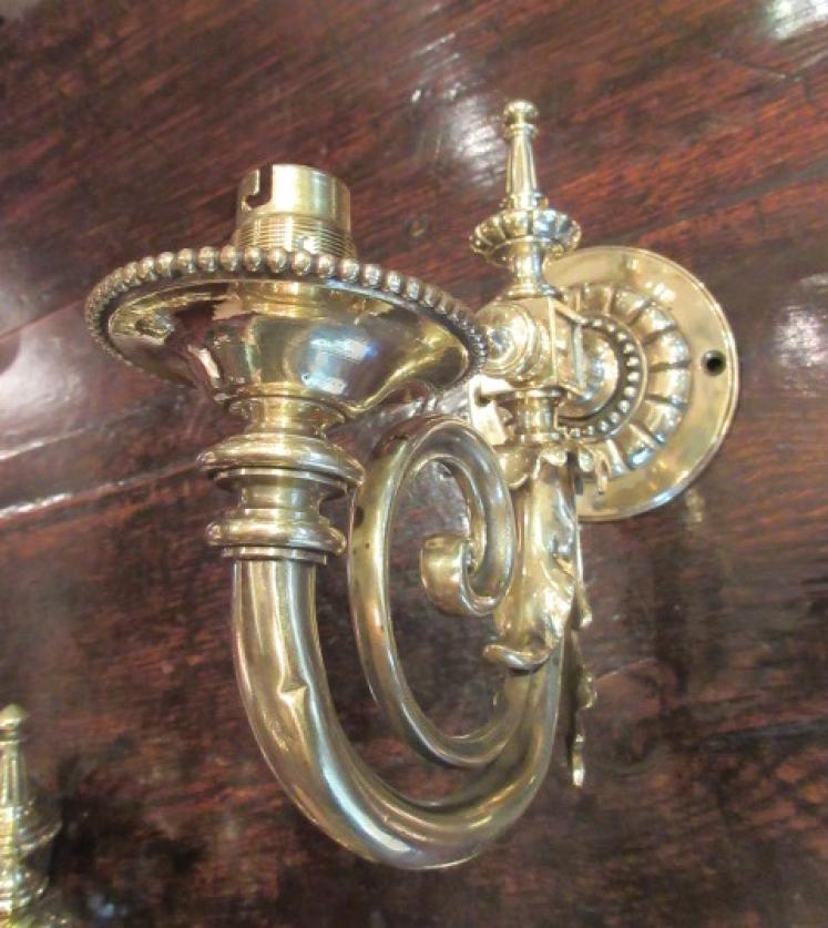 Top Quality Pair of Edwardian Cast Brass Wall Lights - Image 5