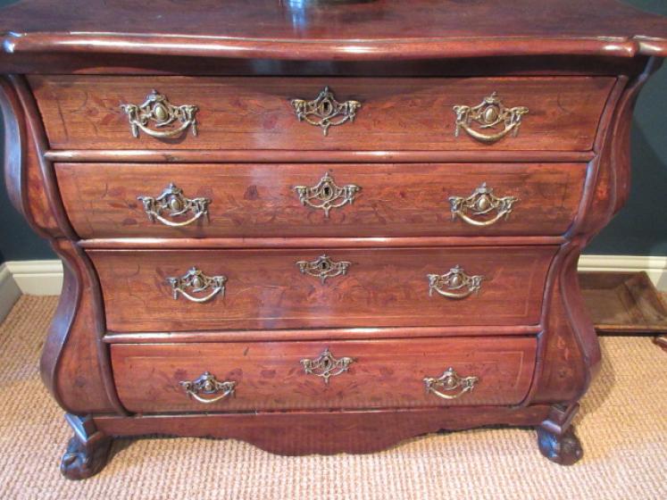 Superb 18th Century Walnut Inlaid Dutch Chest - Image 2