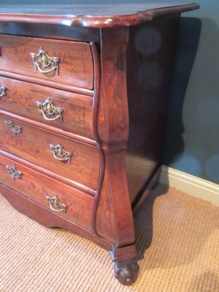 Superb 18th Century Walnut Inlaid Dutch Chest - Image 4