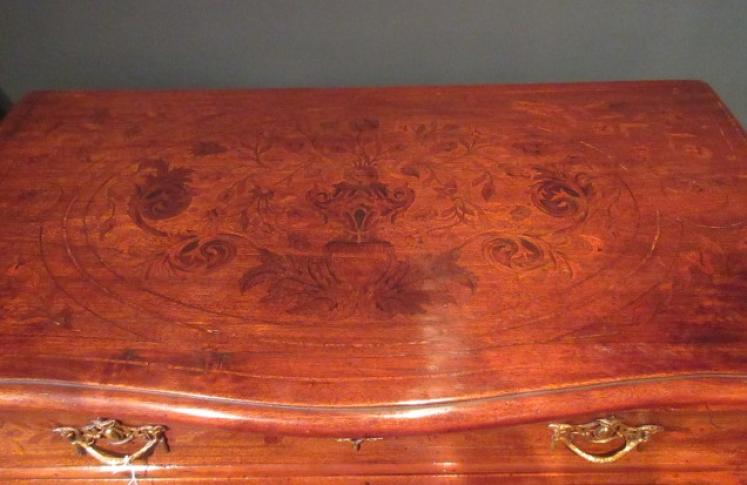 Superb 18th Century Walnut Inlaid Dutch Chest - Image 5