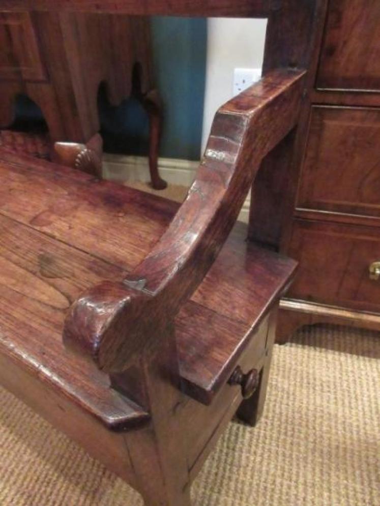 George II Period Chestnut Inglenook Settle - Image 5