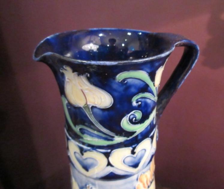 Art Nouveau McIntyre Moorcroft Tulips Ewer - Image 4