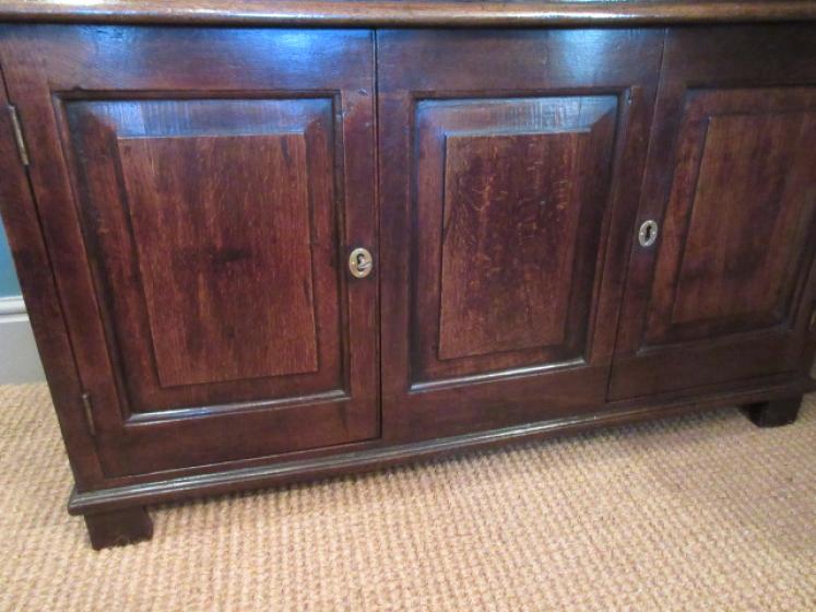 Small George II Period Oak Cupboard Dresser - Image 4