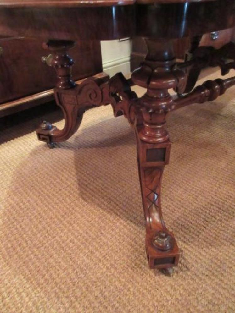 Superb Mid Victorian Burr Walnut Coffee Table - Image 2