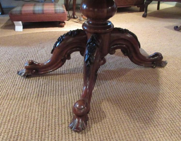 Superb Mid Victorian Burr Walnut Oval Centre Table - Image 4