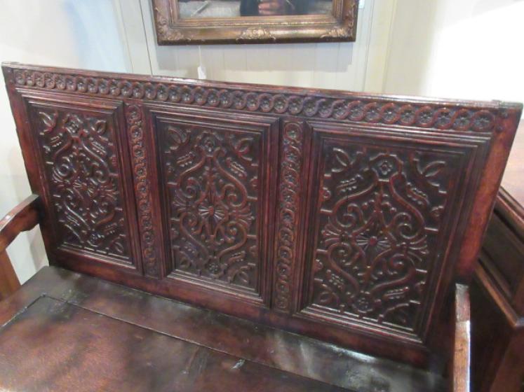 Early Period Oak Carved Back Settle.c.1700 - Image 2