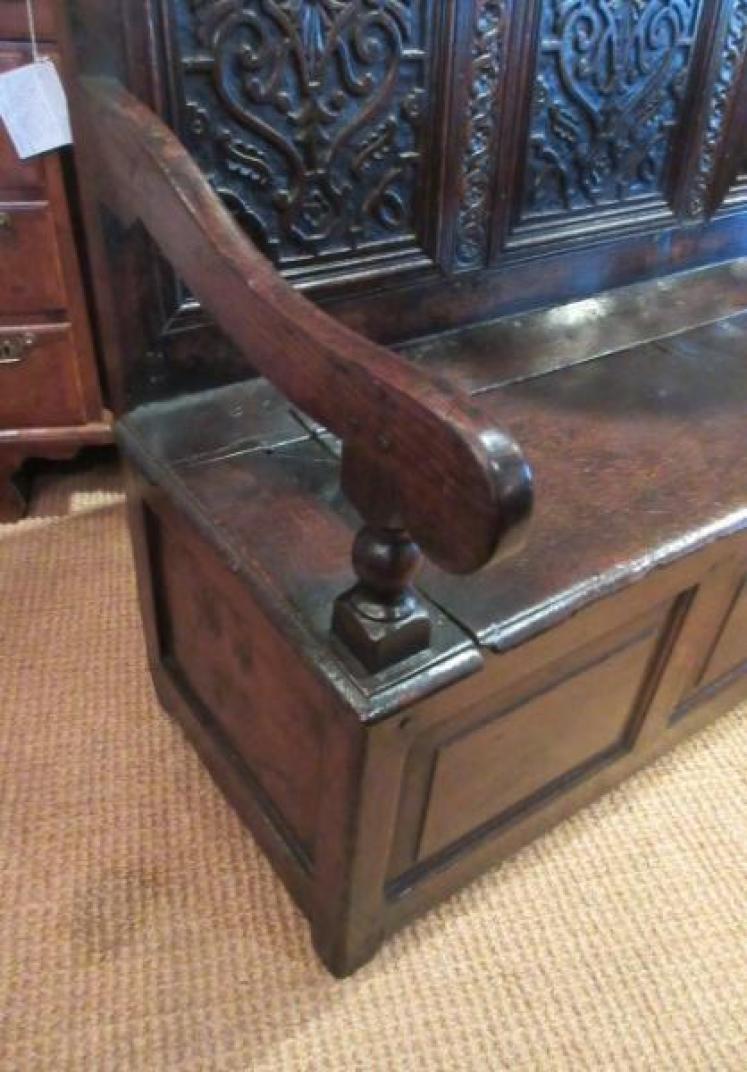 Early Period Oak Carved Back Settle.c.1700 - Image 3