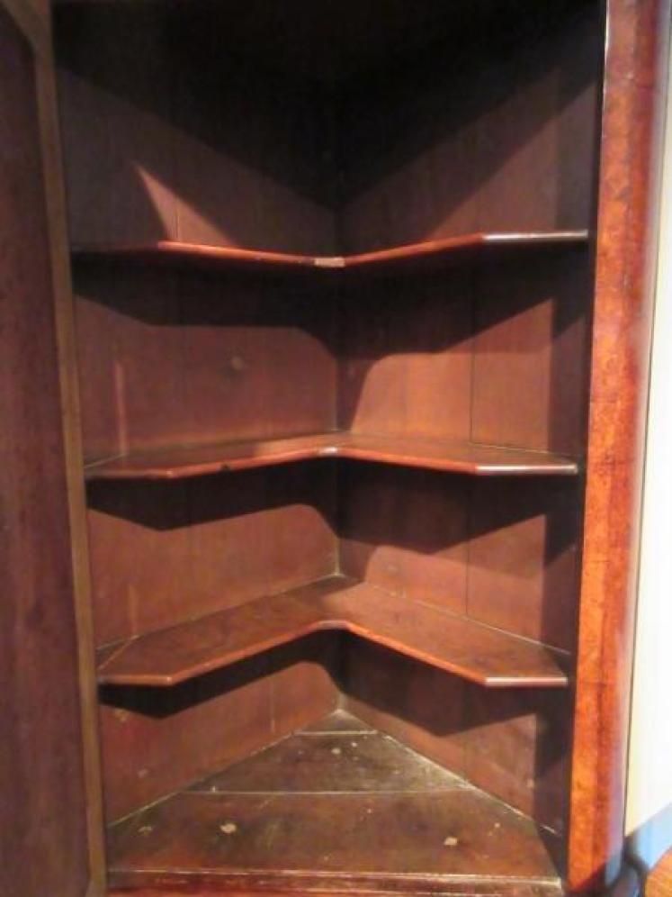 Superb George I Period Walnut Double Corner Cupboard - Image 5