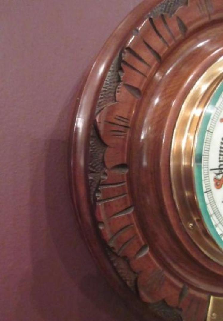 Small Victorian Walnut 'Pendant' Shaped Barometer - Image 4