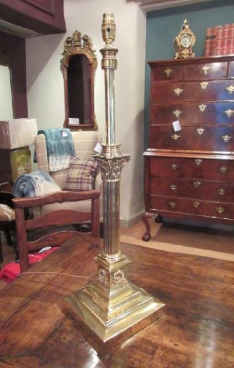 Victorian Cast Brass Corinthian Column Table Lamp - Image 1