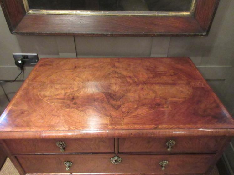 George I Period Figured Walnut Chest of Drawers - Image 2