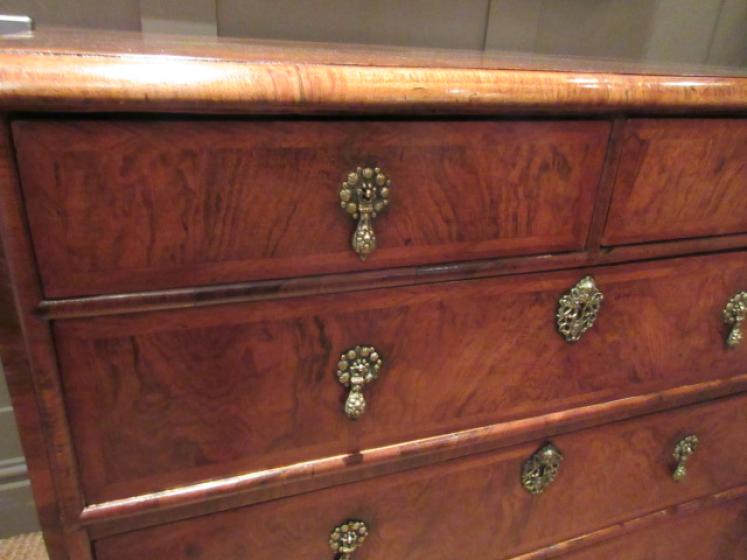 George I Period Figured Walnut Chest of Drawers - Image 4