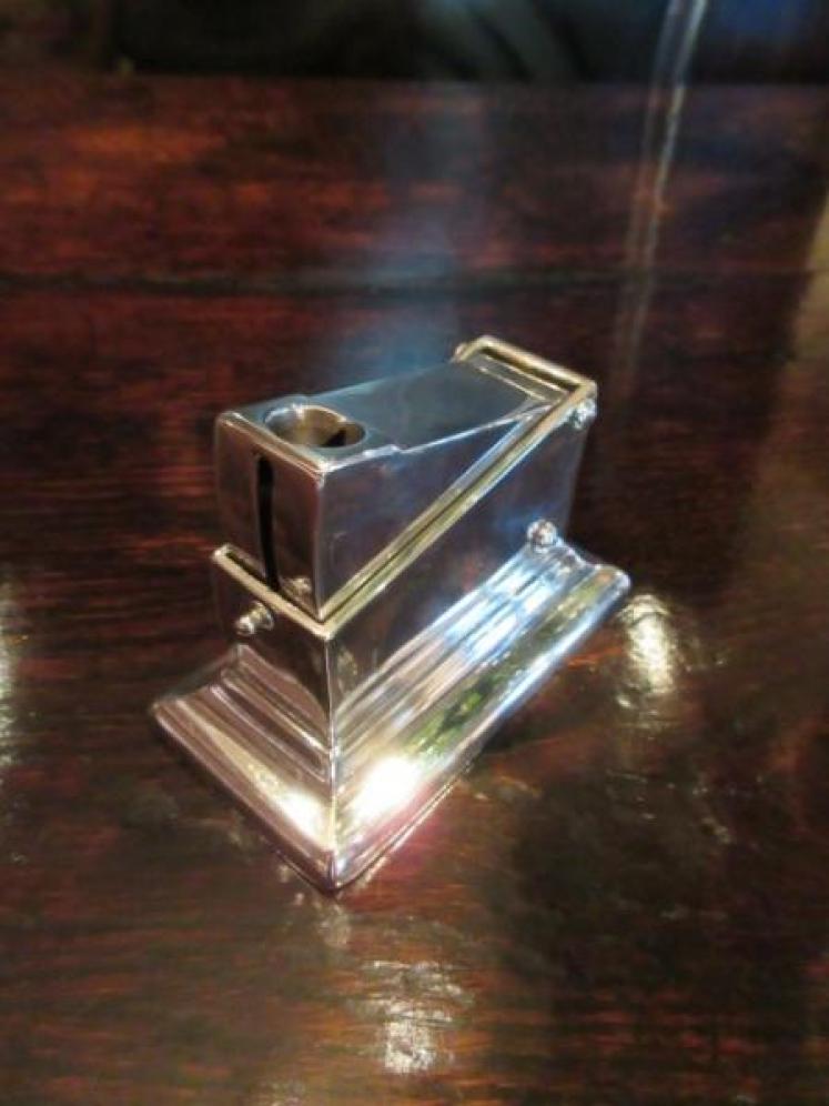 George V Period Silver Table Cigar Cutter - Image 4