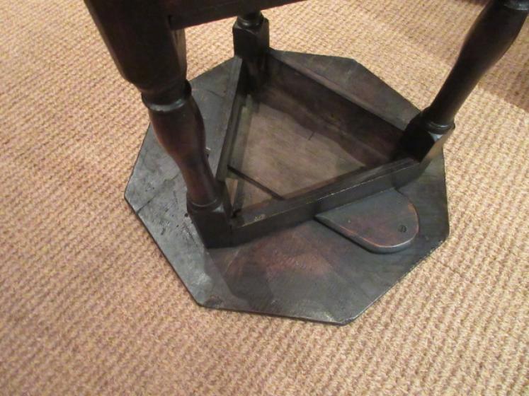 Small George II Period Oak Cricket Table - Image 4