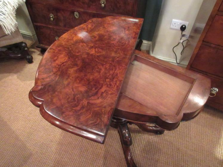 Superb Mid Victorian Burr Walnut Games Table - Image 4