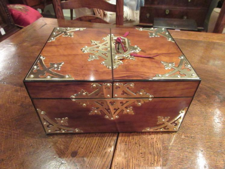 Superb Mid Victorian Walnut & Brass Mounted Jewellery Box - Image 1
