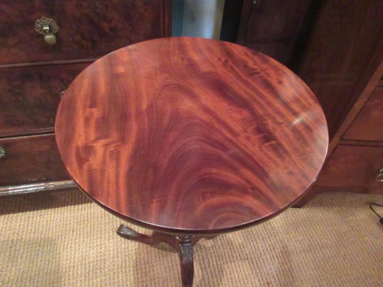 Early Victorian Figured Mahogany Lamp Table - Image 2