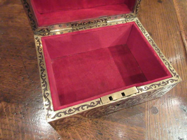 Fine Early Victorian Rosewood & Brass Inlaid Jewel Box - Image 5