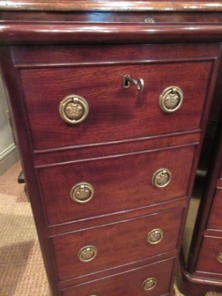 Pair of Mid Victorian Mahogany Bedside Cabinets - Image 5