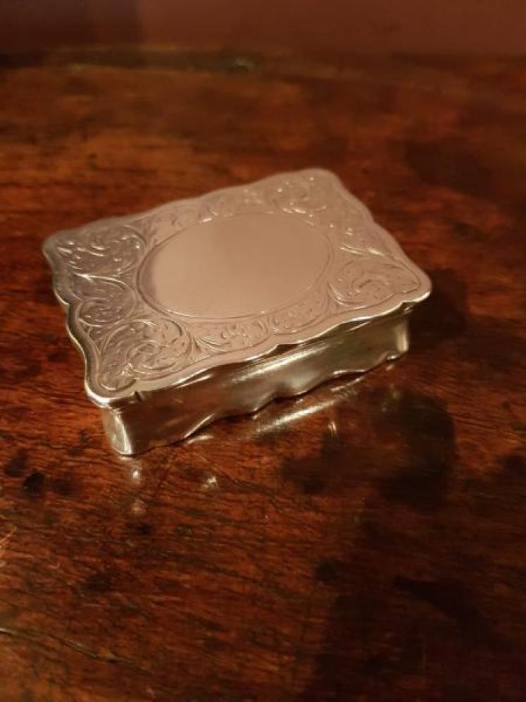 Victorian Chester Silver Engraved Snuff Box - Image 3