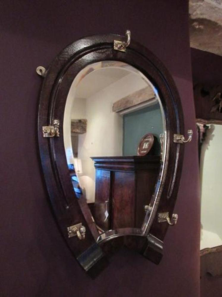 Late 19th Century Polished Oak 'Horseshoe' Hall Mirror - Image 5