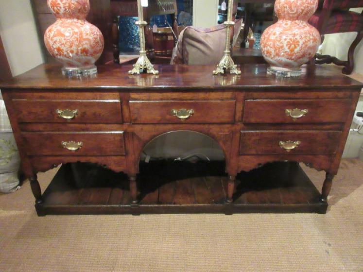 Superb Mid Georgian Oak Open Pot Board Dresser - Image 1