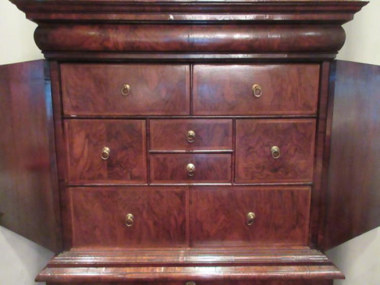 Outstanding George I Period Figured Walnut Escritoire - Image 4