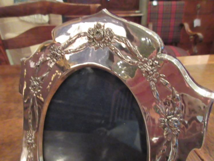 Edwardian Period Walker & Hall Silver Photo Frame - Image 2
