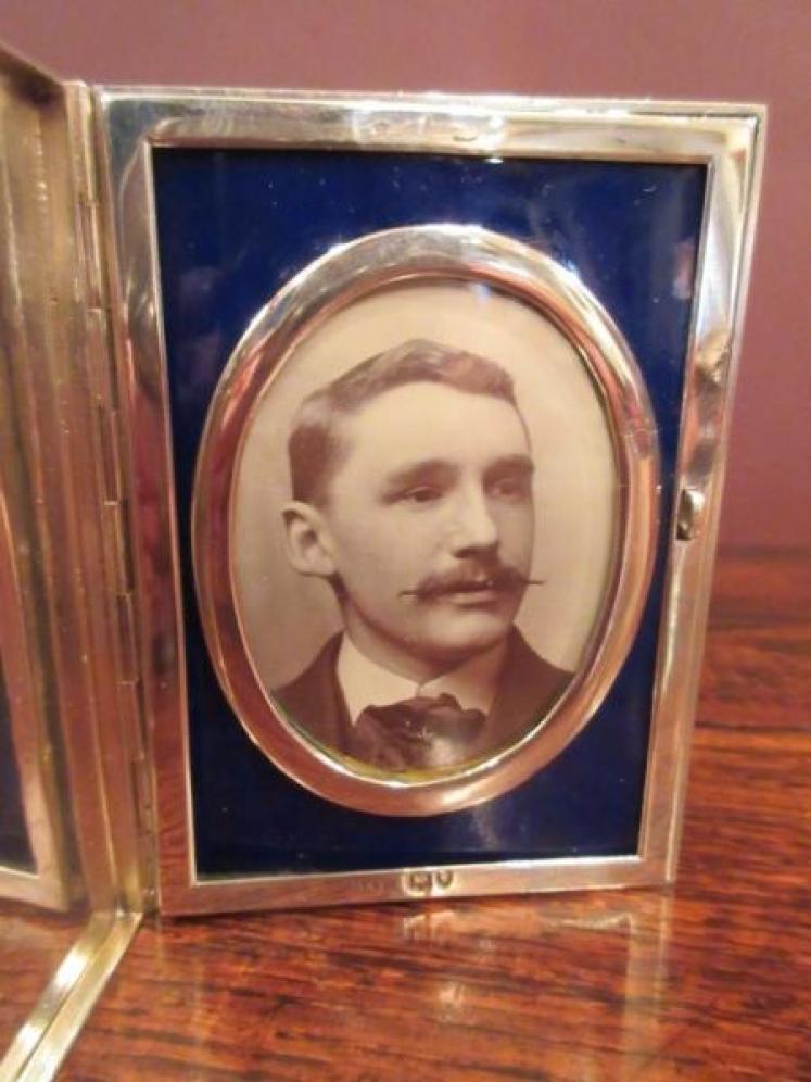 Rare Victorian Silver Hinged Door Photo Frame - Image 3