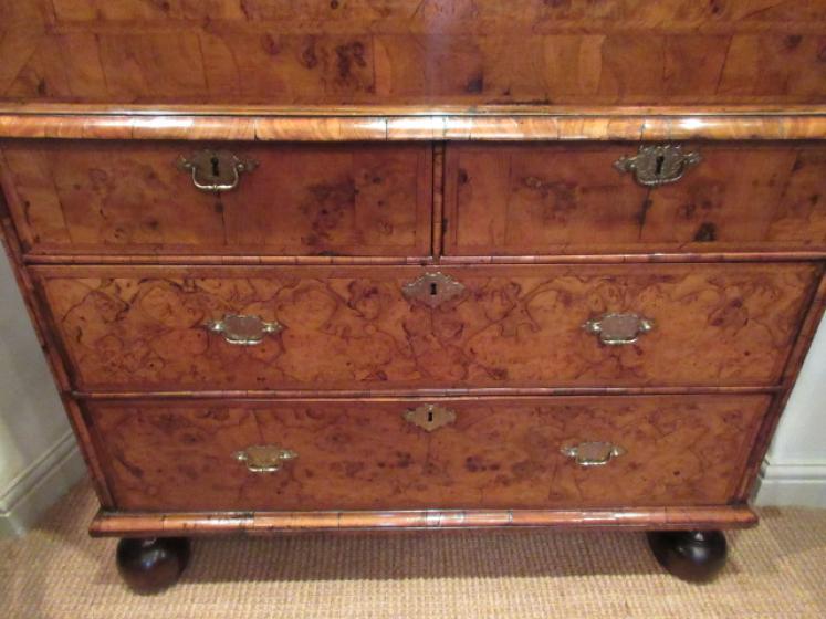 Outstanding William & Mary Period Burr Walnut Escritoire - Image 4