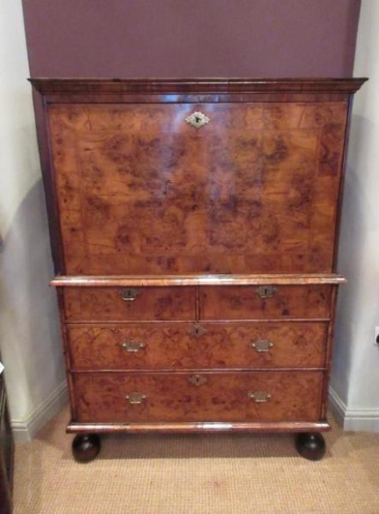 Outstanding William & Mary Period Burr Walnut Escritoire - Image 5