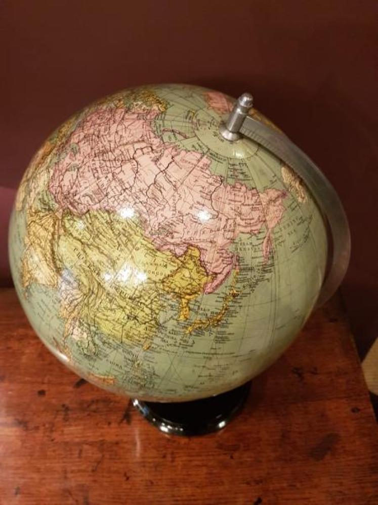 Immaculate 1930's 14" Paper Mache Terrestrial Globe - Image 4
