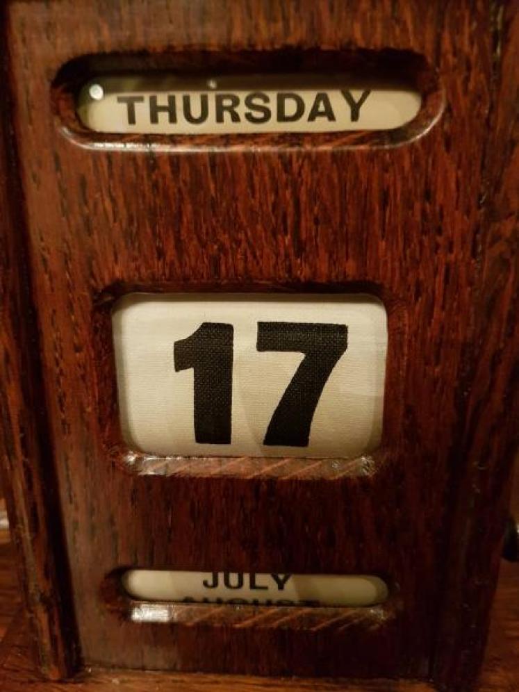 Edwardian Oak Perpetual Desk Calendar - Image 2
