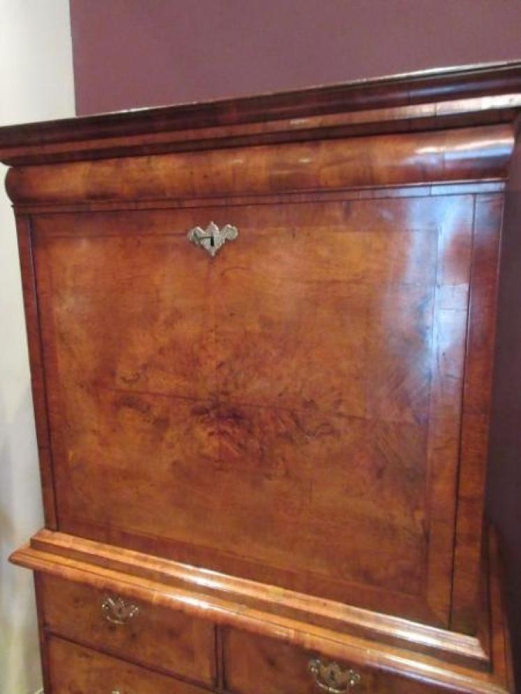 Very Original William & Mary Period Walnut Fitted Escritoire - Image 3